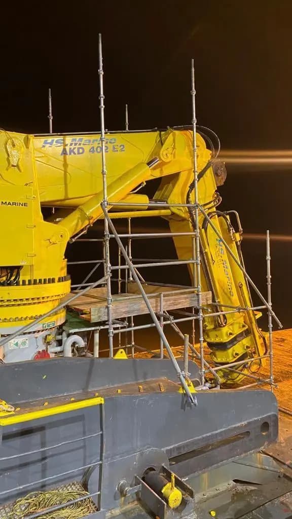 Scaffold access to offshore handling equipment
